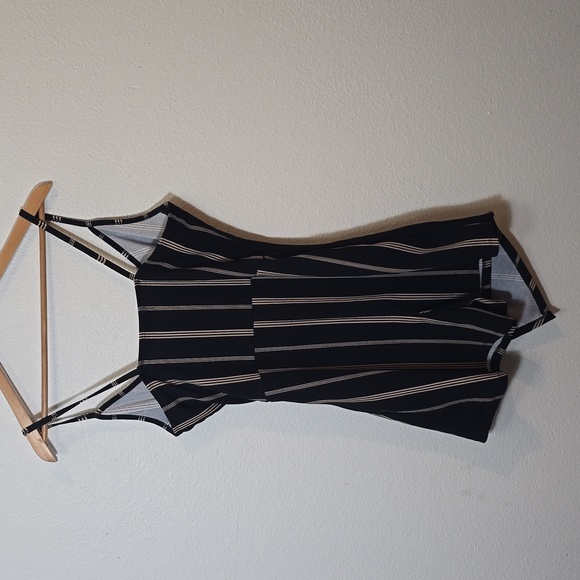 Women's Almost Famous Black Striped romper size L - Picture 3 of 6